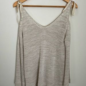 Lauren Conrad XS, cold shoulder sweater